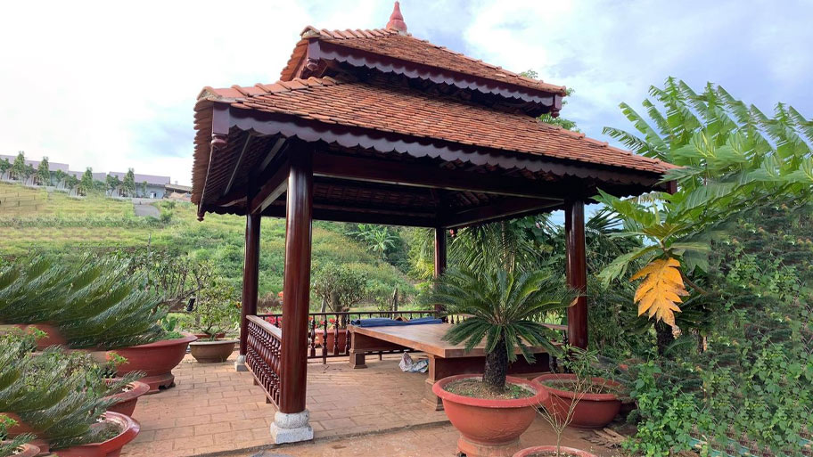 Nhà chòi gỗ tứ giác