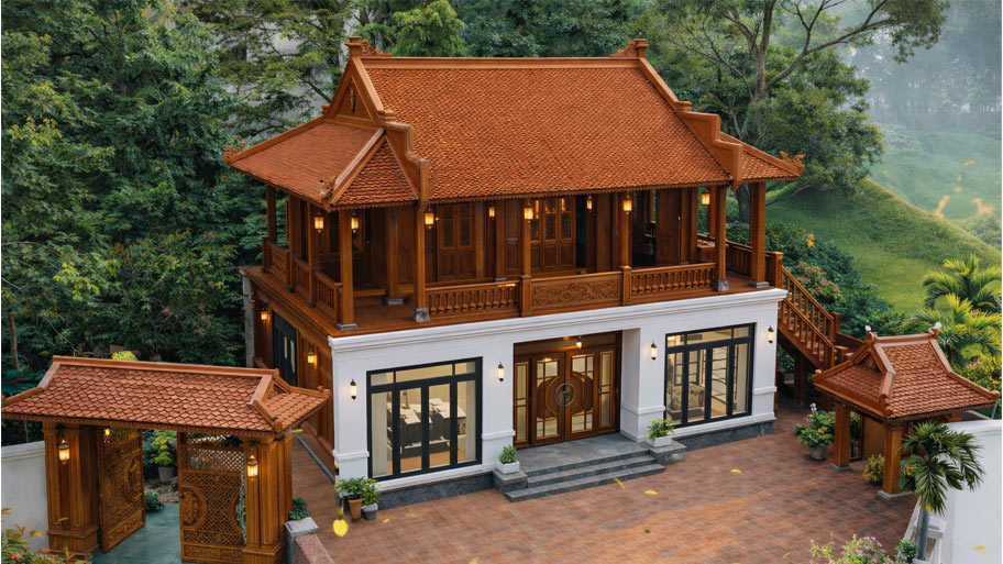 Nhà gỗ 3 gian tầng 2 có sân vườn