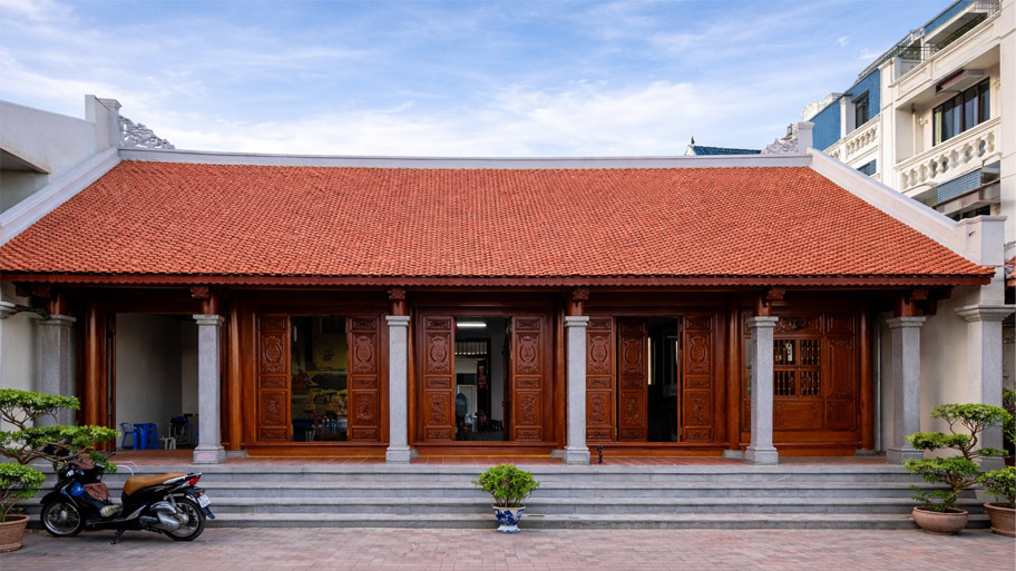 Nhà thờ tự gỗ xoan 5 gian