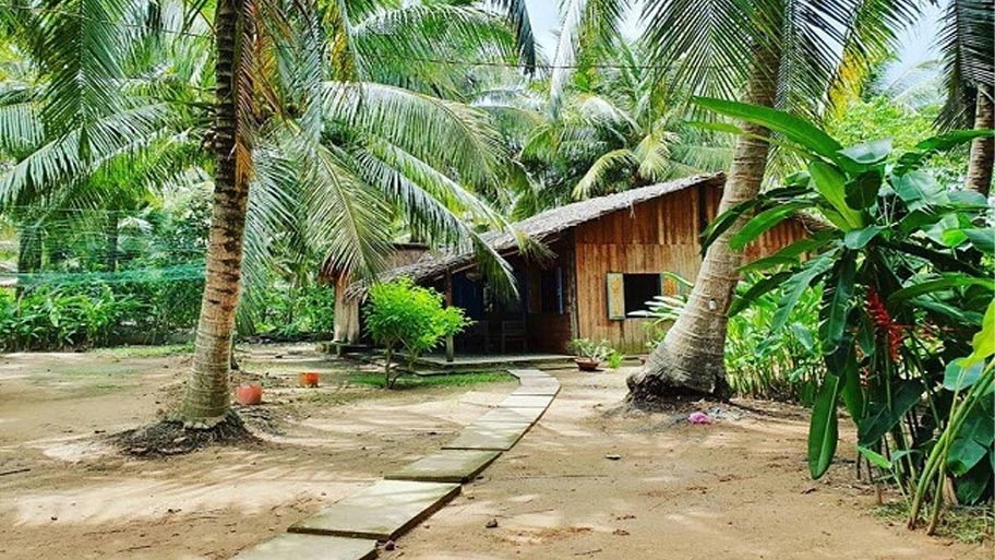 Nhà gỗ miền Tây ở quê